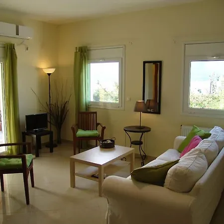 Lovely With Garden Near Beach Daire